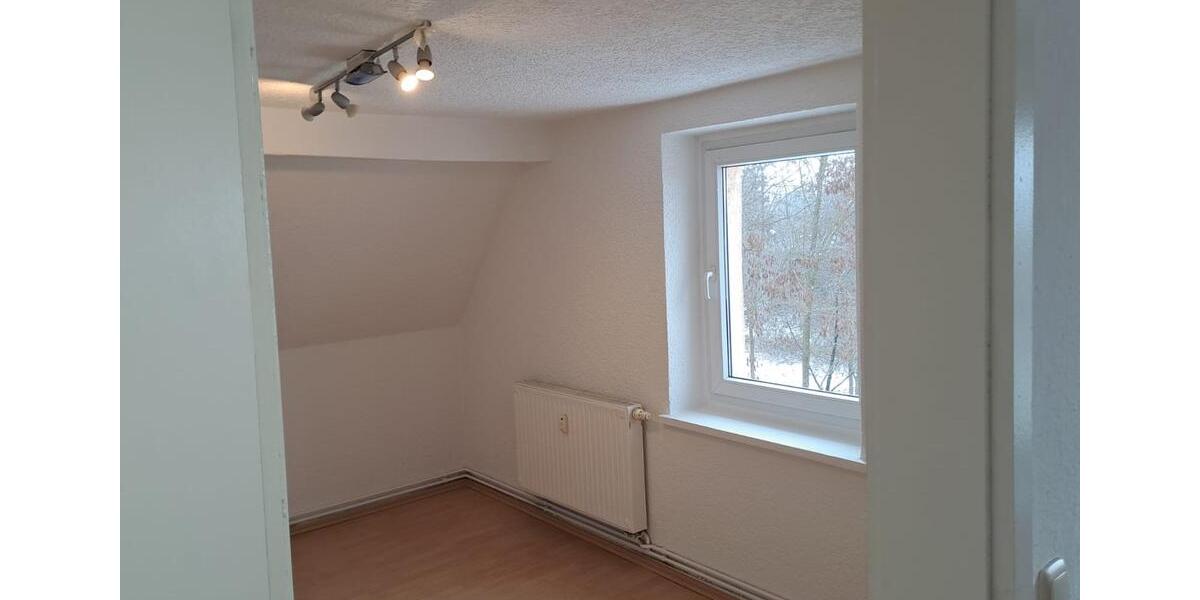 Dachgeschoßwohnung Neukieritzsch - 3 Zimmer, 46 m&sup2;, 360&euro; | Angebot:25305136
