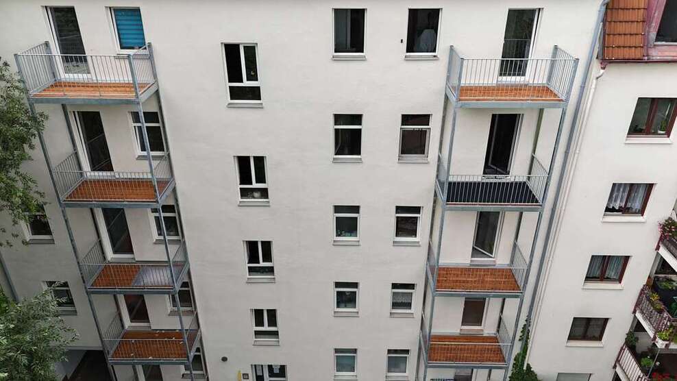 Bezugsfreie 4-R-Wohnung in denkmalgeschützten Gründerzeitgebäude, Anger-Crottendorf, mit Balkon 4 zimmer