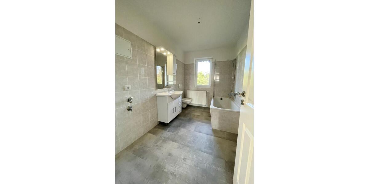 Etagenwohnung Leipzig Nordwest - 2 Zimmer, 75 m&sup2;, 850&euro; | Angebot:25646456