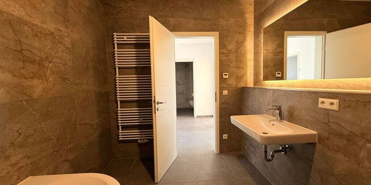 Etagenwohnung Leipzig Zentrum-Nord - 4 Zimmer, 136 m&sup2;, 2.040&euro; | Angebot:26787396