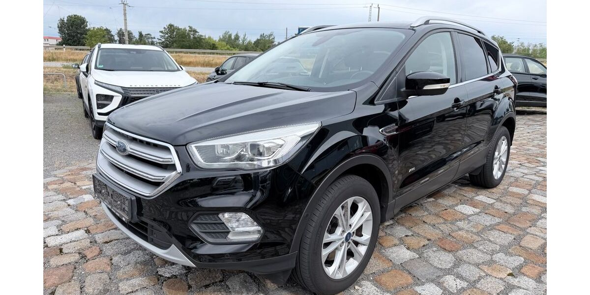 Ford Kuga 144.200 km 11.800 &euro; Borna 04552