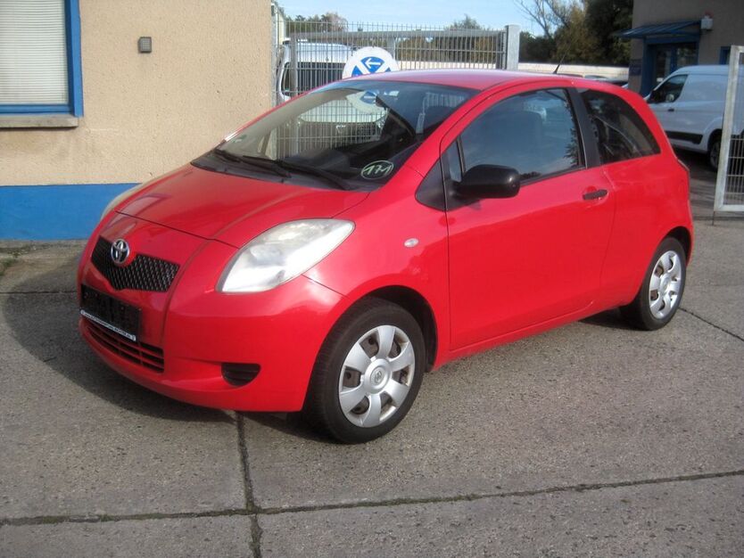 Toyota Yaris 215.000 km 2.499 € Leipzig 04347