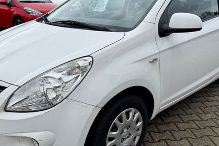 Hyundai i20 123.000 km 2.000 &euro; Zwenkau OT Löbschütz 04442