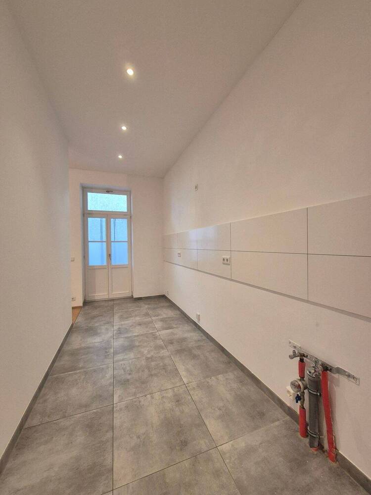Neuwertige 3 Zimmer Wohnung mit großem Balkon
