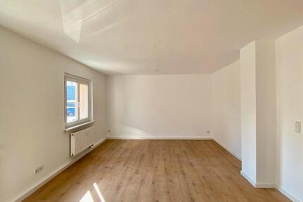 Wohnung Zwenkau - 3 Zimmer, 65 m&sup2;, 560&euro; | Angebot:25613130