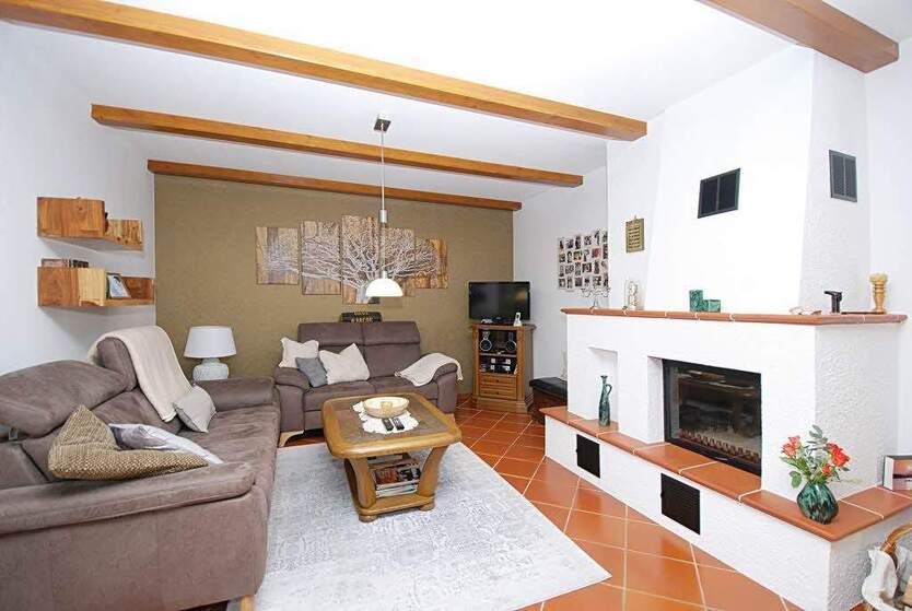 Landsberg OT Queis: Einfamilienhaus mit Wintergarten, Pool, Sauna, Garage, Keller 5 zimmer