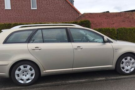 Toyota Avensis 465.000 km 2.100 &euro; Leipzig 04239