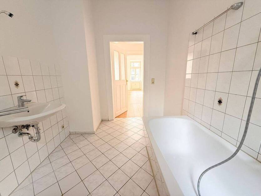 *sofort bezugsfrei* I lichtdurchflutete 2-Zimmer Wohnung I Tageslichtbad I Keller
