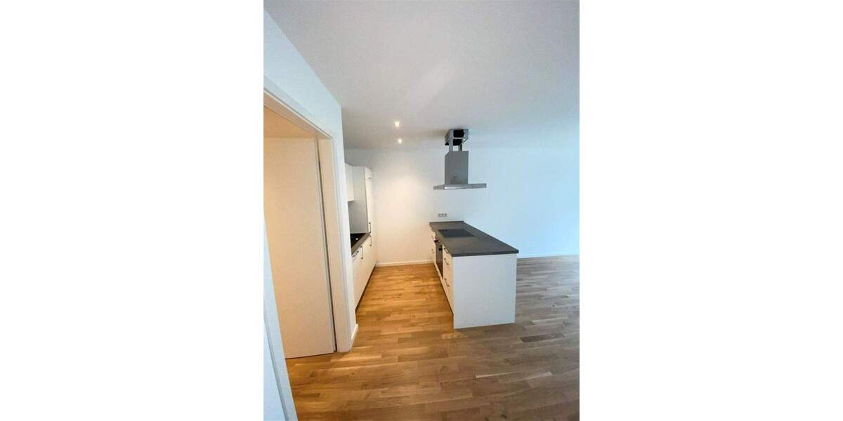 Stötteritz* Neubau* Zweitbezug* altersgerechte Whg* hell* Balkon hofseitig* offene Küche mit EBK 2 zimmer