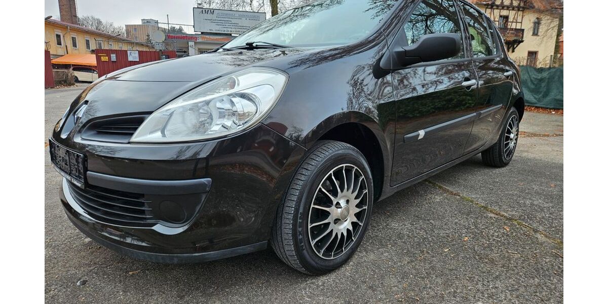 Renault Clio 145.300 km 3.690 &euro; Markkleeberg 04416