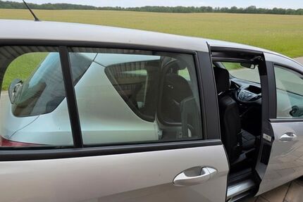 Ford B-Max 26.000 km 6.300 &euro; Groitzsch 04539