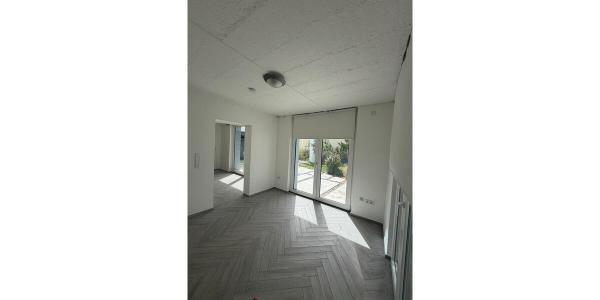 Erdgeschoßwohnung Delitzsch - 3.5 Zimmer, 130 m&sup2;, 1.650&euro; | Angebot:26578849