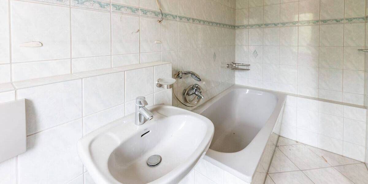 Doppelhaushälfte Schkopau Döllnitz - 7 Zimmer, 140 m&sup2;, 255.000&euro; | Angebot:25999024