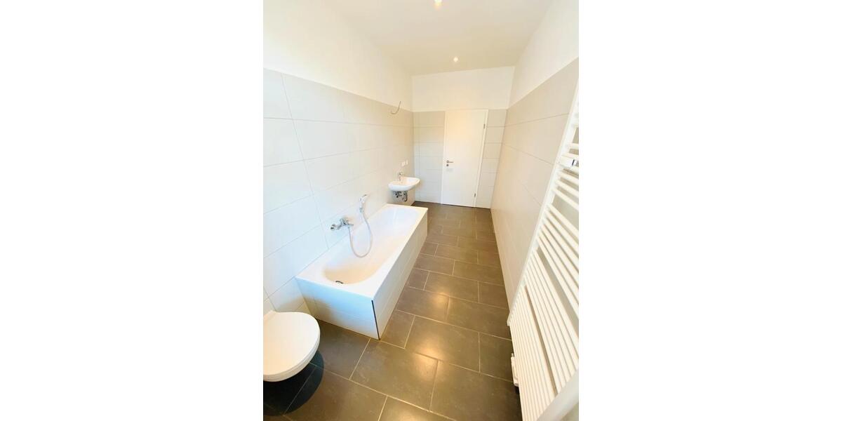 4-Raum-Wohnung mit Balkon frisch saniert in Leipzig - Gohlis WG-geeignet 4 zimmer