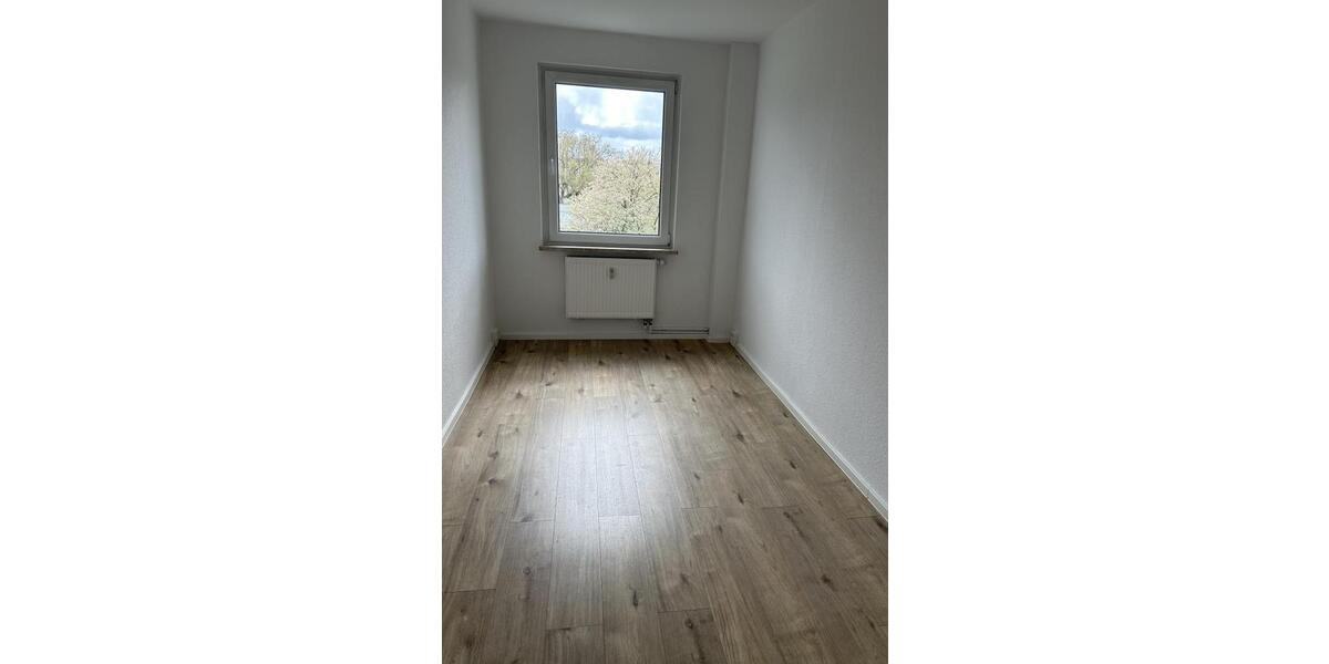 Etagenwohnung Bad Dürrenberg - 3 Zimmer, 61 m&sup2;, 351&euro; | Angebot:26061342