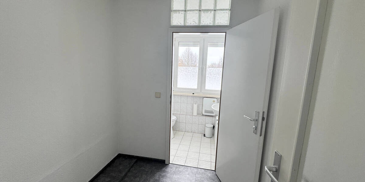 Gewerbeobjekt Grimma OT Dürrweitzschen Dürrweitzschen - 4 Zimmer, 80 m&sup2;, 400&euro; | Angebot:25682640