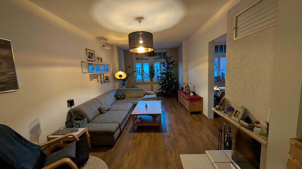 Zwischenmiete: Großzügige 3-Zimmer-Wohnung mit Kamin & Balkon 3 zimmer