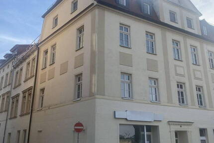 Großzügige 2,5-Raum-Wohnung mit Einbauküche