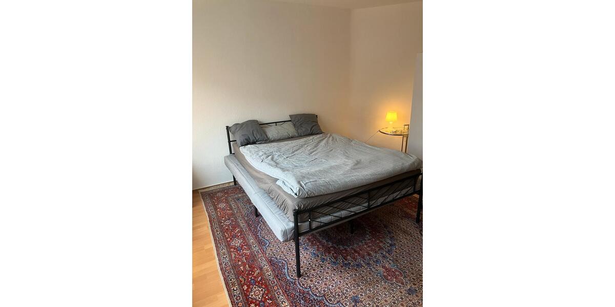 Nachmieter WG 18qm großes Zimmer in günstiger Lage 4 zimmer