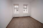 5-Zimmer-Wohnung mit Laminat, Wanne+Dusche