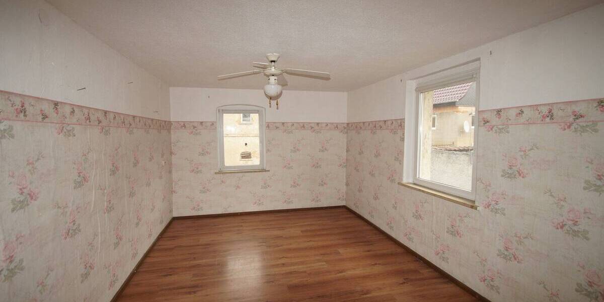 Einfamilienhaus Hohenmölsen Zembschen - 6 Zimmer, 120 m&sup2;, 56.000&euro; | Angebot:25773774