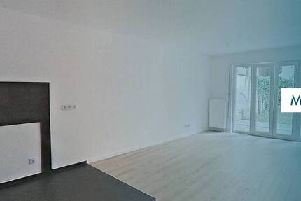 ** Renovierte 2-Zimmer-Erdgeschosswohnung mit 2 TERRASSEN in Stötteritz ** 2 zimmer