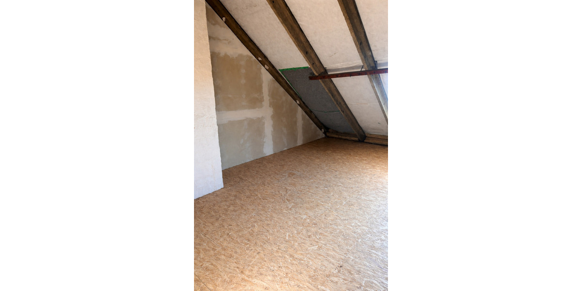 Etagenwohnung Hohenmölsen - 3 Zimmer, 61 m&sup2;, 75.000&euro; | Angebot:25836818
