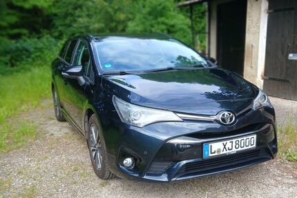 Toyota Avensis 94.568 km 16.500 &euro; Leipzig 04179