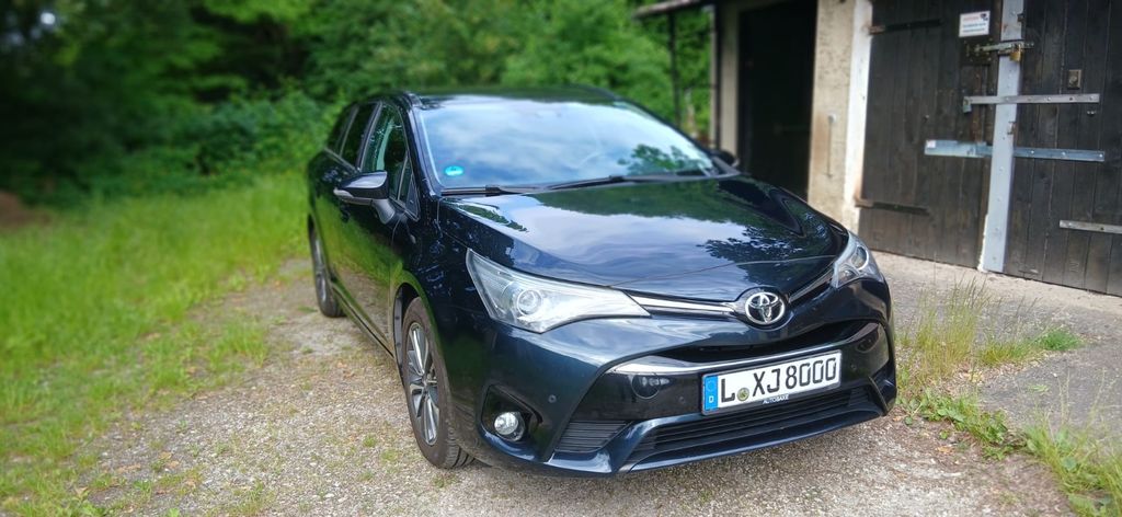 Toyota Avensis 94.568 km 16.500 &euro; Leipzig 04179