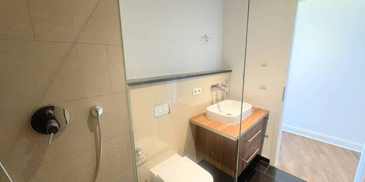 Etagenwohnung Leipzig Neustadt-Neuschönefeld - 4 Zimmer, 173 m&sup2;, 1.750&euro; | Angebot:26695803