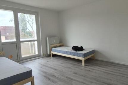 Einbauküche, Balkon - 2 Zimmer-Wohnung 2 zimmer