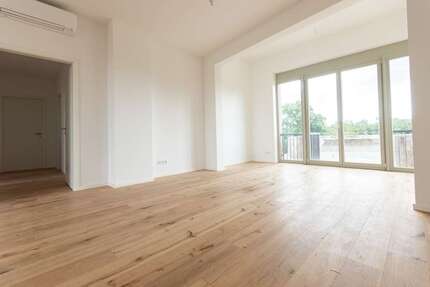 Wohnung zum Mieten in Schkeuditz 1.760 € 142.54 m² 5 zimmer
