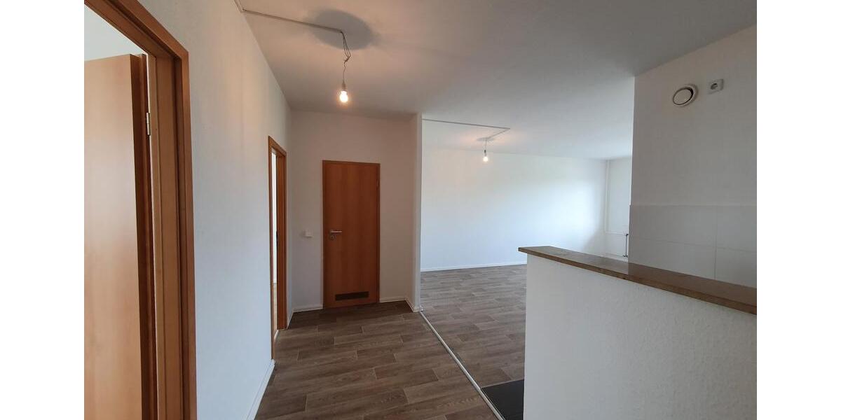 **JETZT EINZIEHEN**3-Zimmer-Wohnung Tageslichtbad Dusche+Wanne 4.OG Balkon ab sofort 3 zimmer