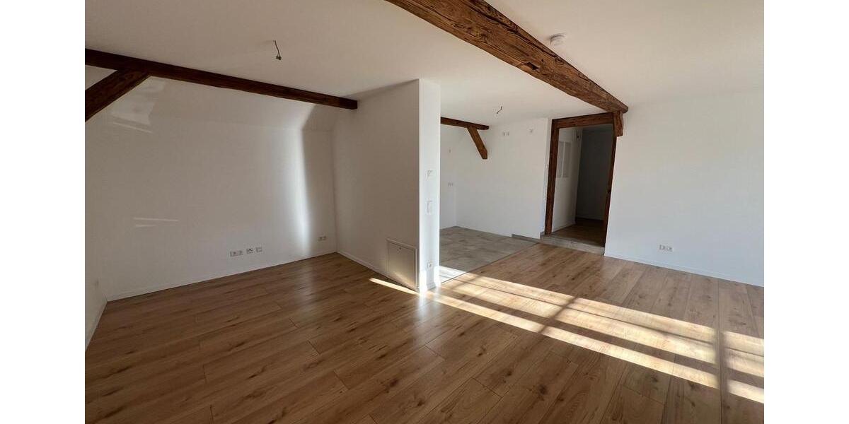 Dachgeschoßwohnung Schkeuditz - 3 Zimmer, 124 m&sup2;, 1.302&euro; | Angebot:26147891