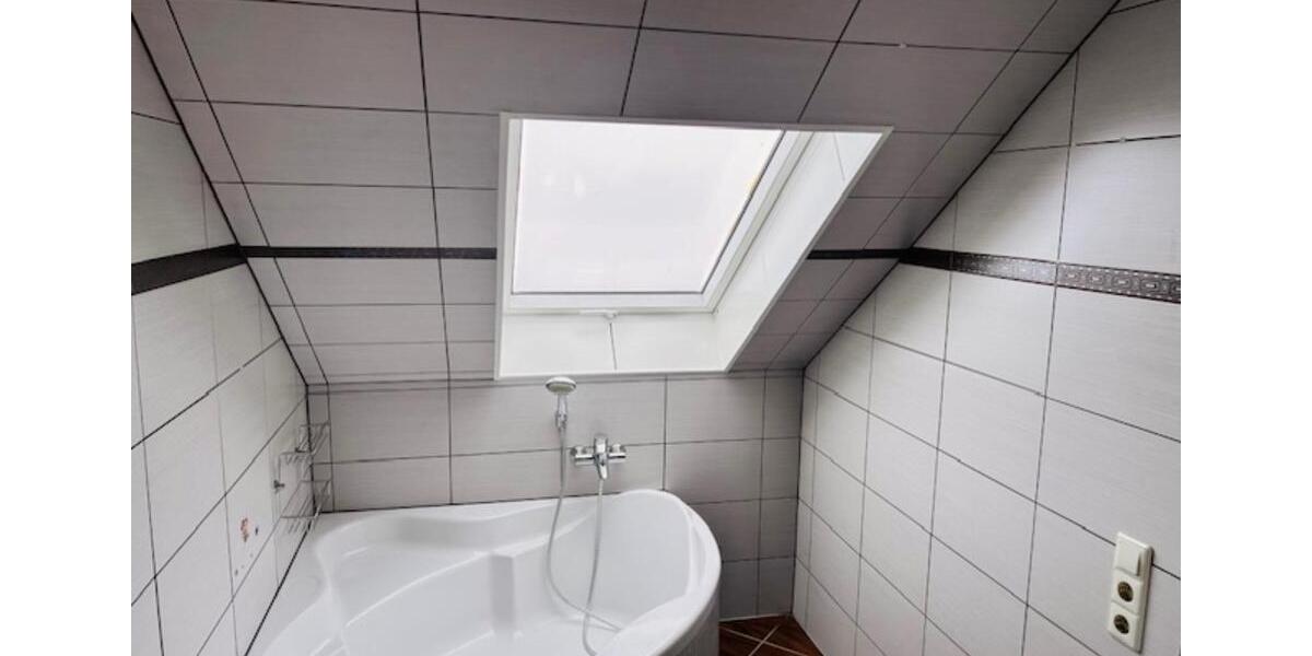 Dachgeschoßwohnung Zwenkau - 4 Zimmer, 90 m&sup2;, 680&euro; | Angebot:25363735