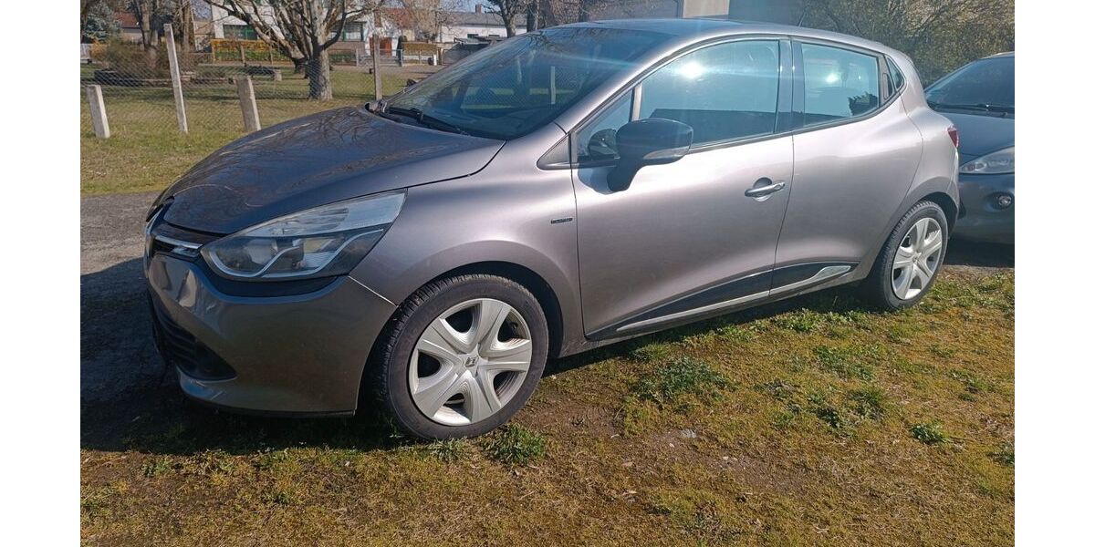 Renault Clio 120.000 km 5.499 &euro; Leipzig 04288