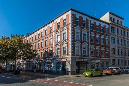 Frisch sanierte 2R-Wohnung mit Badewanne UND Dusche sowie Fußbodenheizung im Bad zimmer