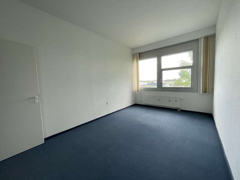 430m² Bürofläche in gut angebundener Lage Nahe der A9! 12 zimmer