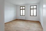 Frisch saniert: Großzügige 3-Z-Wohnung mit EBK und 11 m² großem Balkon