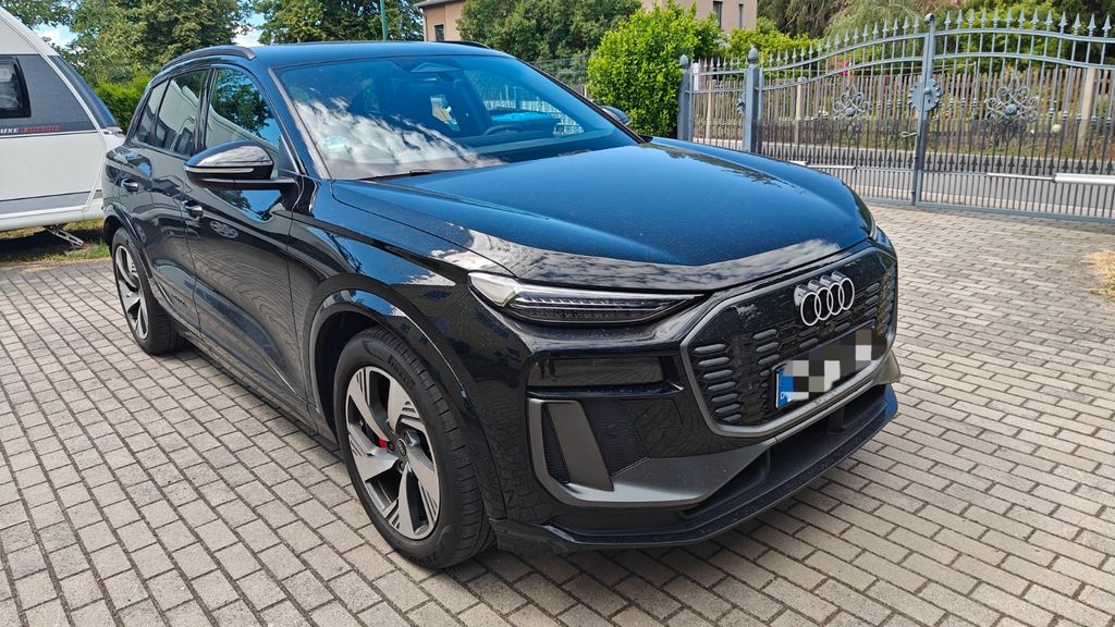 Audi Q6 e-tron 25.500 km 59.600 &euro; Rötha 04571