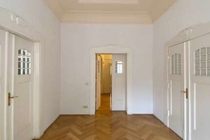 Wohnung zum Mieten in Leipzig 1.900 € 211 m² 5 zimmer