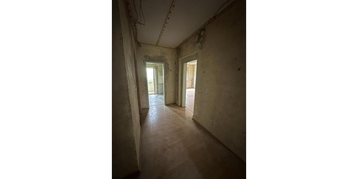 Hochparterre Hohenmölsen - 3 Zimmer, 67 m&sup2;, 62.000&euro; | Angebot:25253817