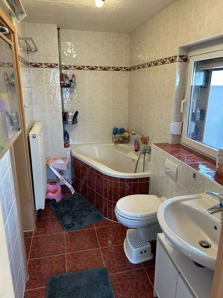 Haus zum Mieten in Bad Dürrenberg 950 € 125 m²