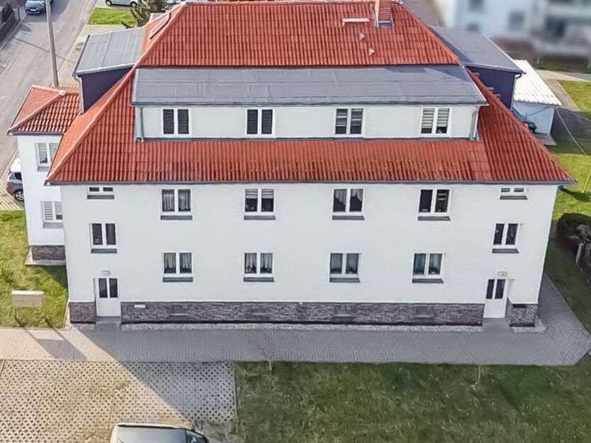 Wohnung zum Kaufen in Zwenkau 124.000 € 51.15 m²