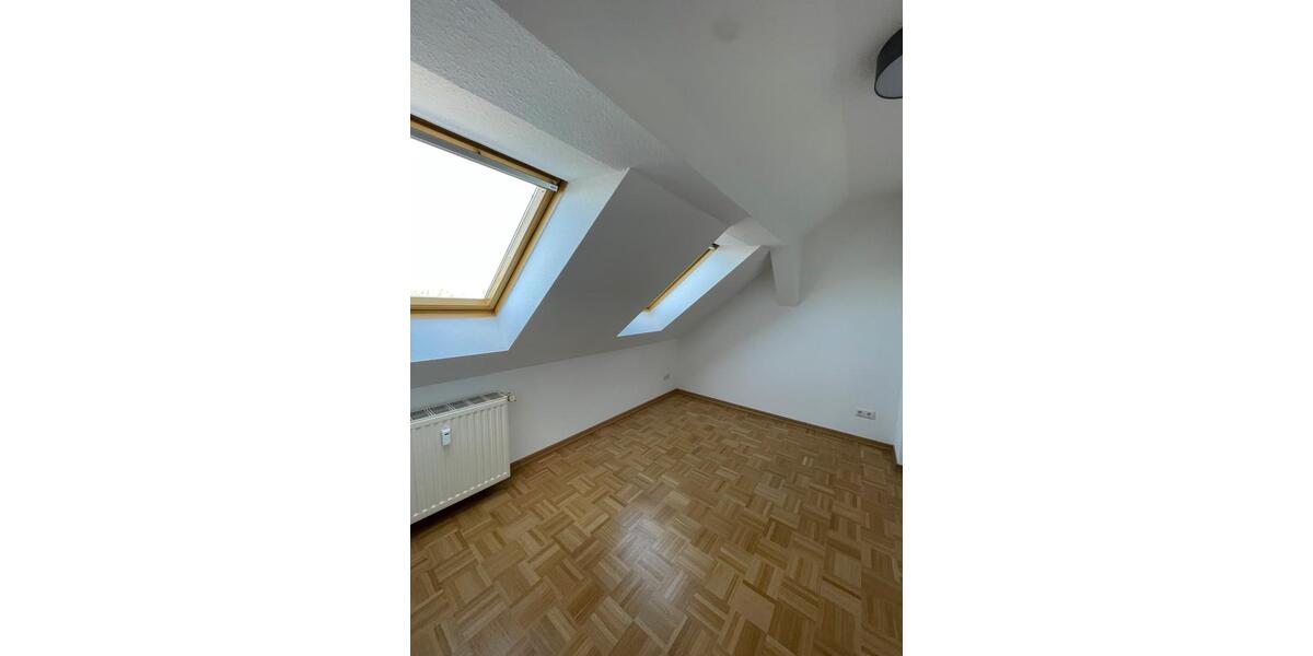 Dachgeschoßwohnung Markkleeberg - 3 Zimmer, 68 m&sup2;, 820&euro; | Angebot:26251945