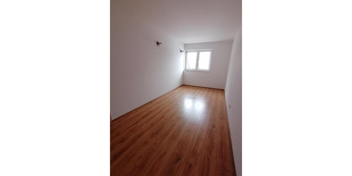 Etagenwohnung Leipzig Nordost - 2 Zimmer, 74 m&sup2;, 650&euro; | Angebot:25640621