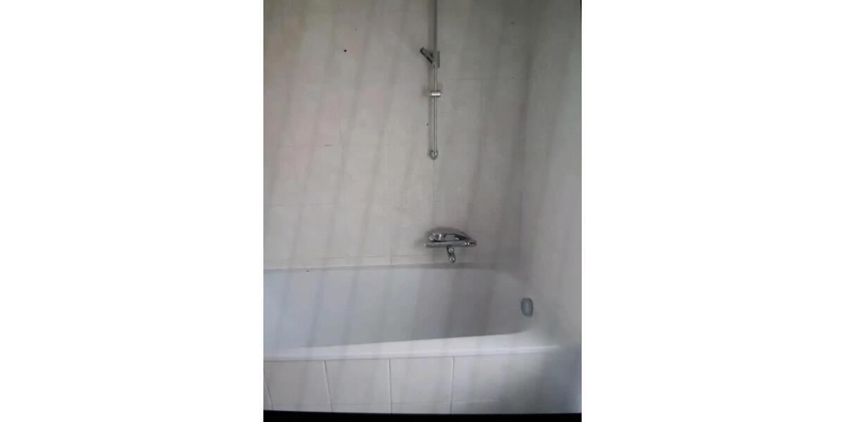 Etagenwohnung Schkopau - 4 Zimmer, 120 m&sup2;, 1.100&euro; | Angebot:25396495