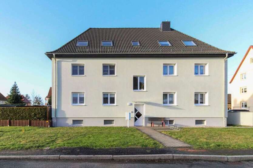 Haus zum Kaufen in Neukieritzsch 475.000 € 323.11 m²