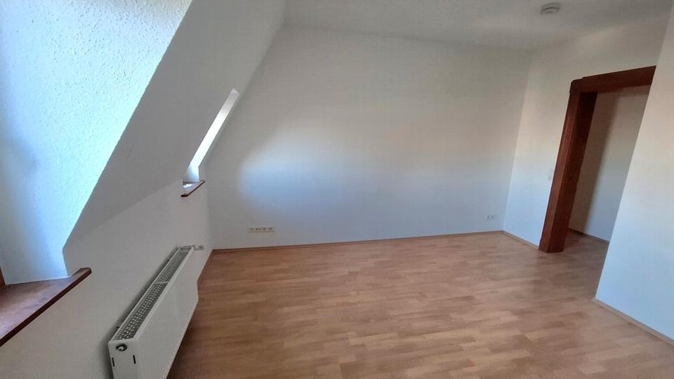 Dachgeschoßwohnung Leipzig Nordwest - 4 Zimmer, 90 m&sup2;, 999&euro; | Angebot:26678723