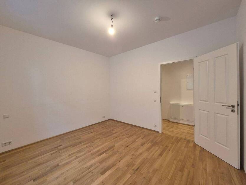 Neuwertige 3 Zimmer Wohnung mit großem Balkon